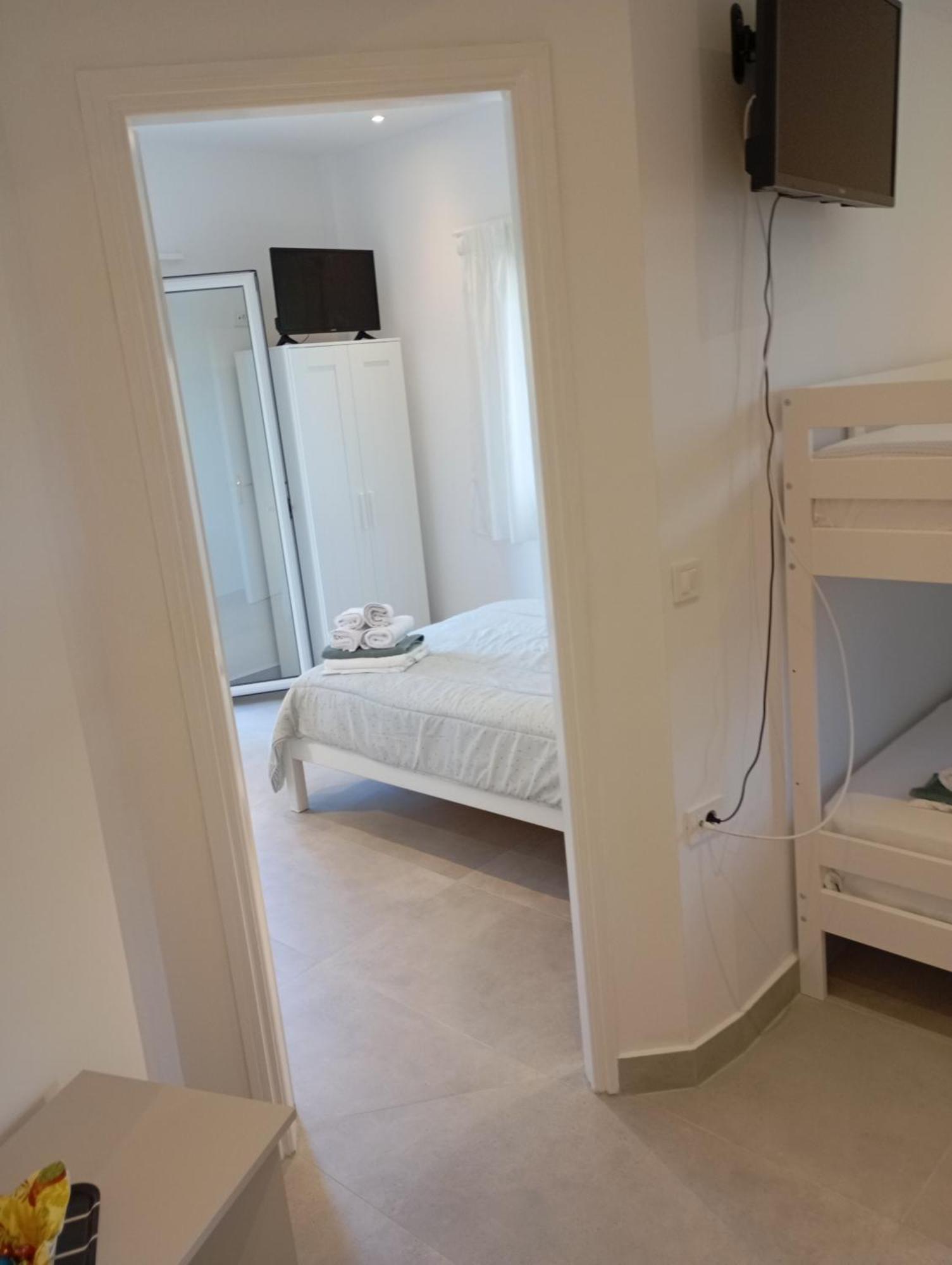 Anastasias Apartments Iria Luaran gambar