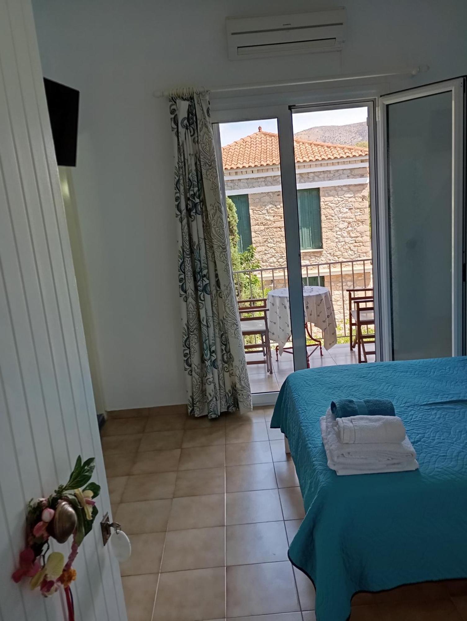 Anastasias Apartments Iria Luaran gambar